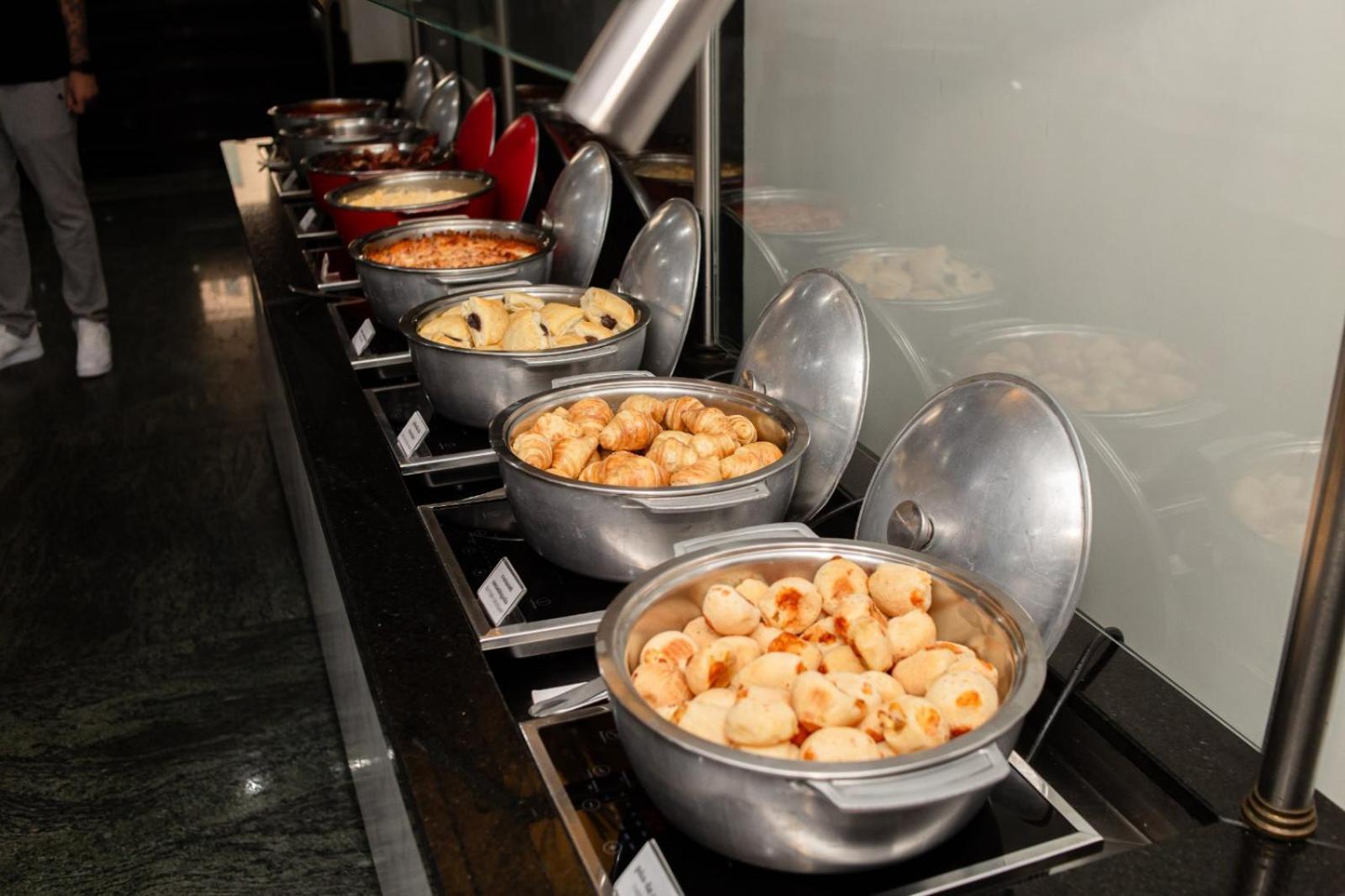 Ouro Minas Hotel Belo Horizonte, Dolce By Wyndham Exteriér fotografie A chafing dish